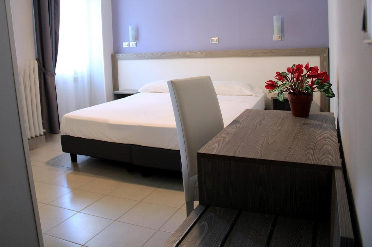 Hotel Savoia Poggio Rusco Bagian luar foto